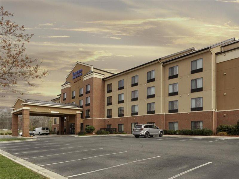 Fairfield Inn & Suites By Marriott Matthews Шарлът Екстериор снимка