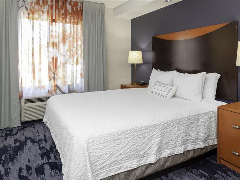 Fairfield Inn & Suites By Marriott Matthews Шарлът Екстериор снимка