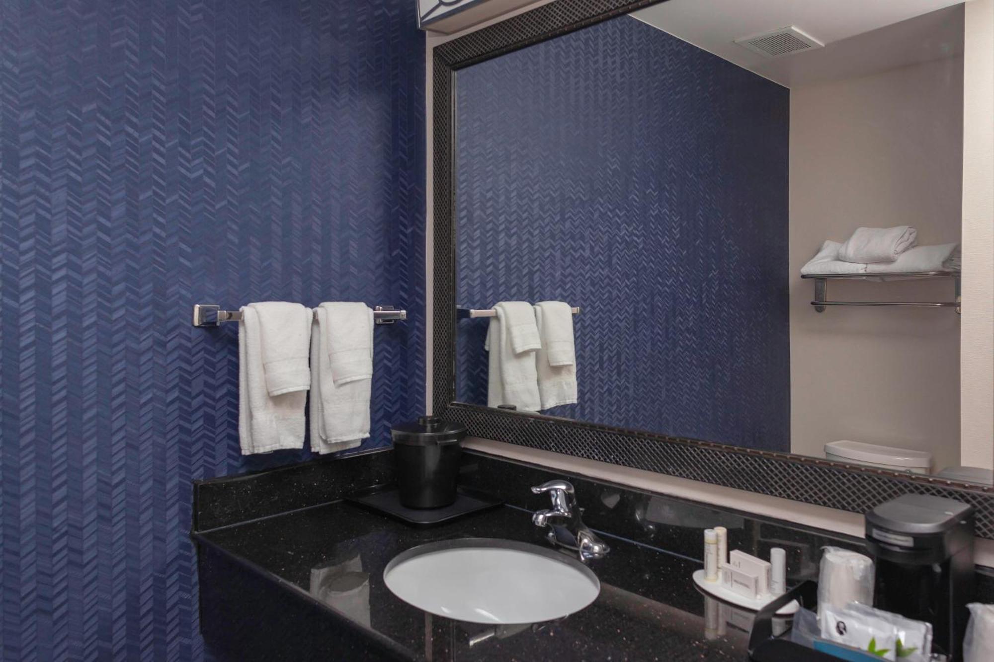 Fairfield Inn & Suites By Marriott Matthews Шарлът Екстериор снимка