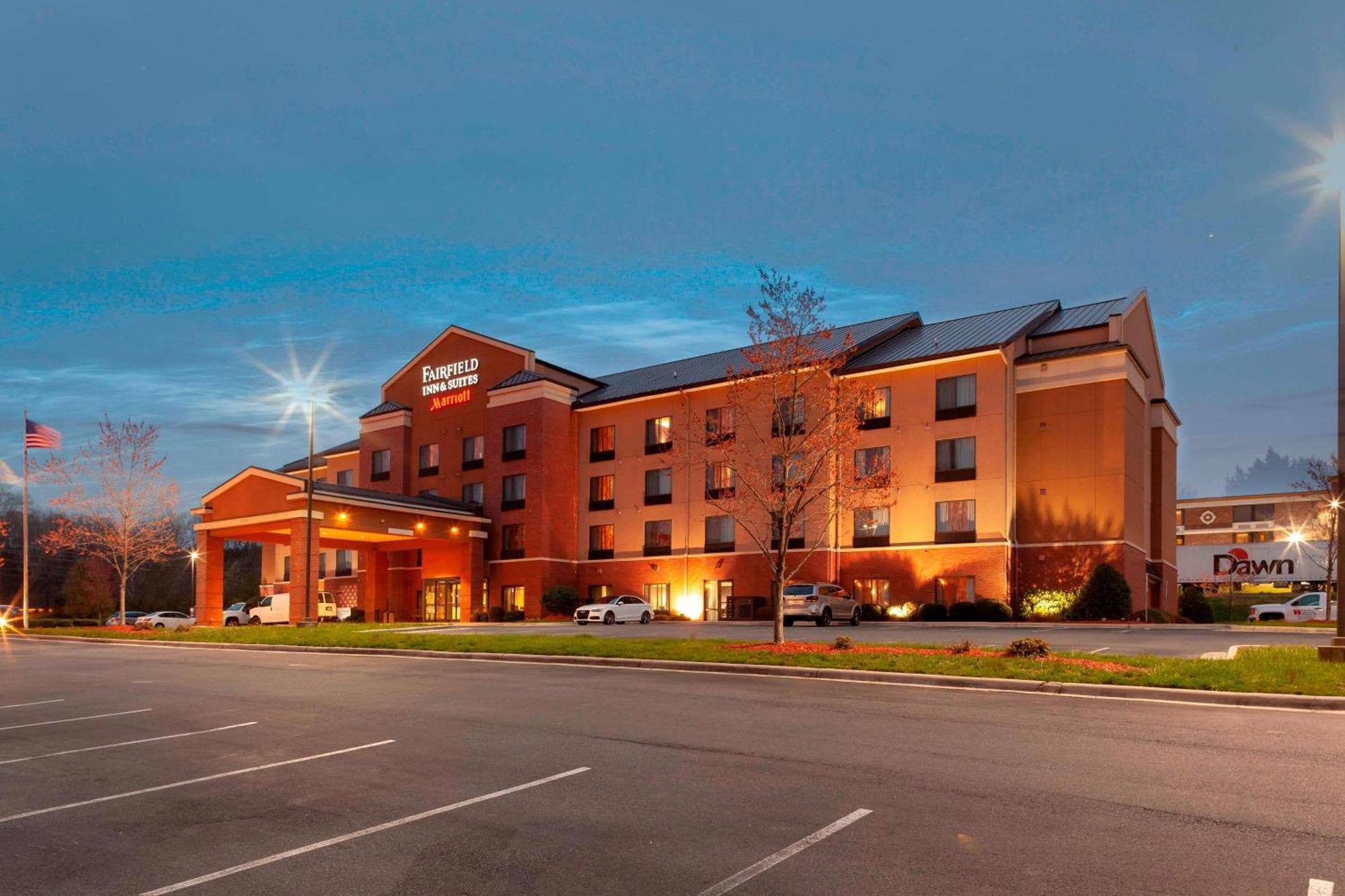 Fairfield Inn & Suites By Marriott Matthews Шарлът Екстериор снимка