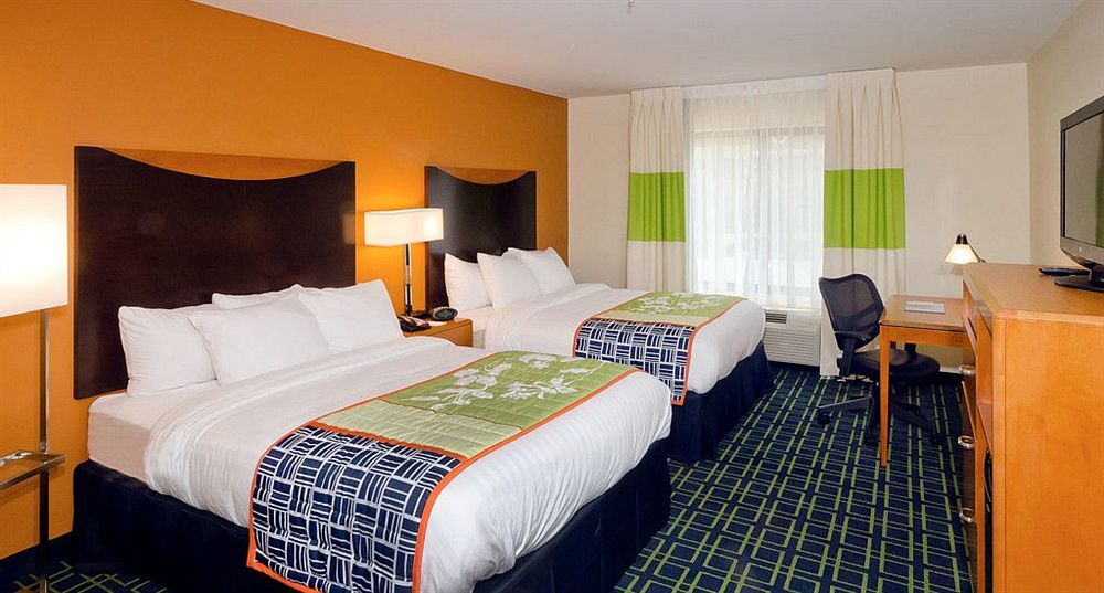 Fairfield Inn & Suites By Marriott Matthews Шарлът Екстериор снимка